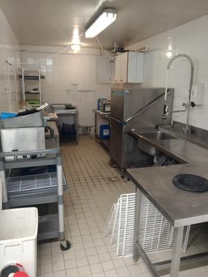 Local commercial - 200 m² - 3 pièces