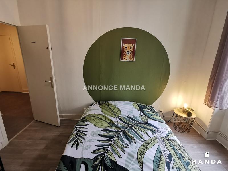 Chambre - 11 m² - 5 pièces