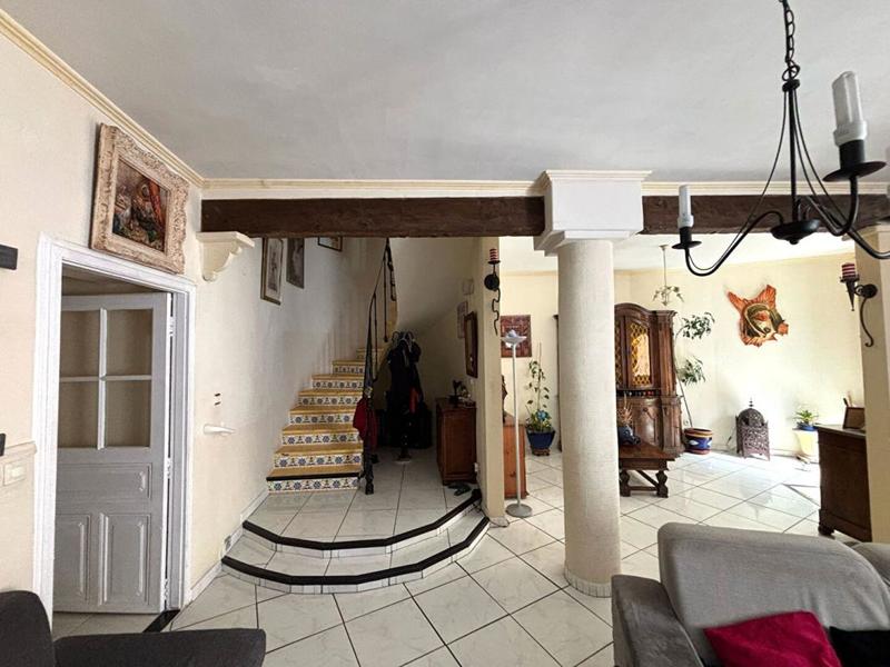 Maison - 280 m² - 7 pièces