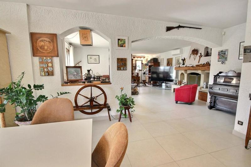 Villa - 250 m² - 7 pièces