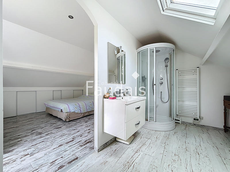 Maison - 138 m² - 7 pièces