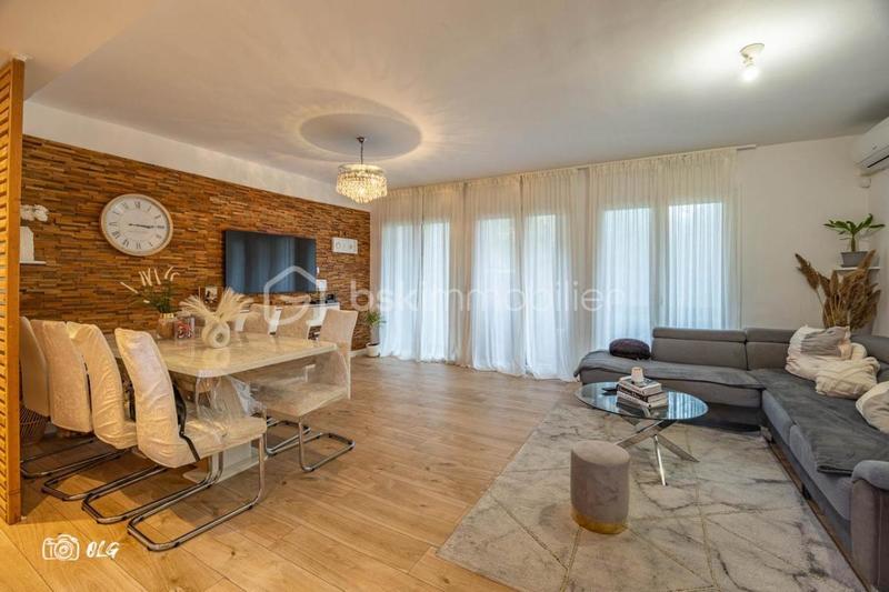 Appartement - 75 m² - 3 pièces