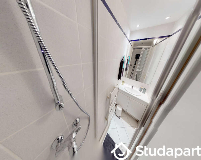 Chambre - 80 m² - 1 pièce