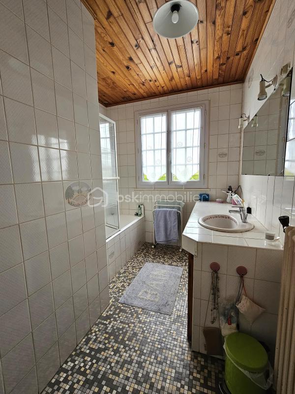 Maison traditionnelle - 137 m² - 6 pièces