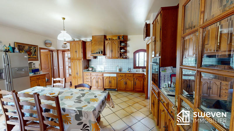 Maison - 256 m² - 10 pièces