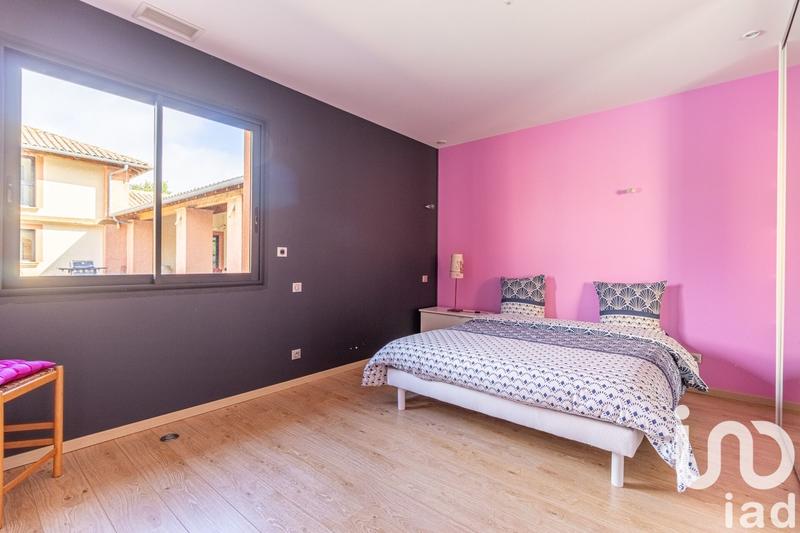 Maison - 640 m² - 12 pièces