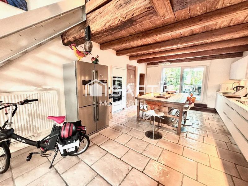 Maison - 335 m² - 11 pièces