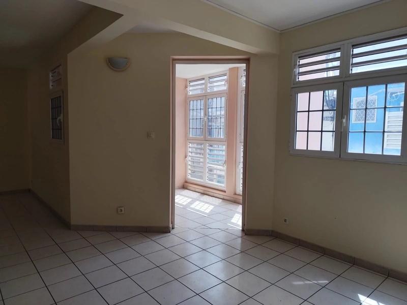 Magasins - 50 m² - 3 pièces