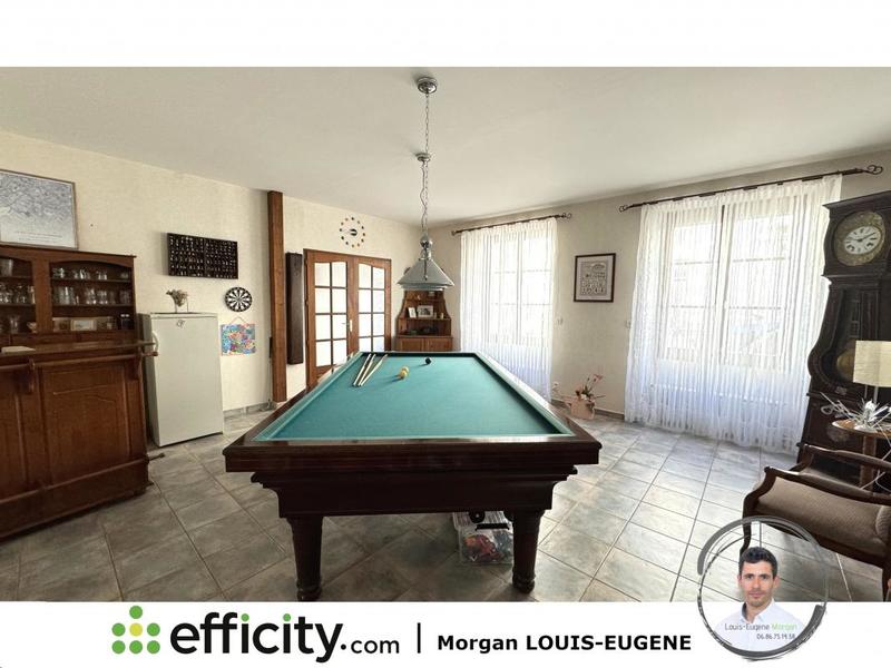 Maison - 282 m² - 10 pièces