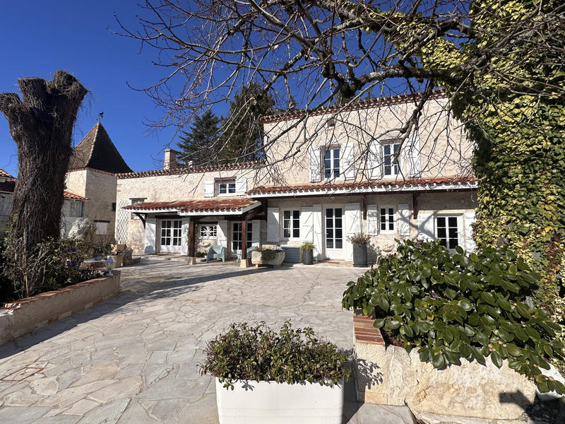 Maison - 200 m² - 7 pièces