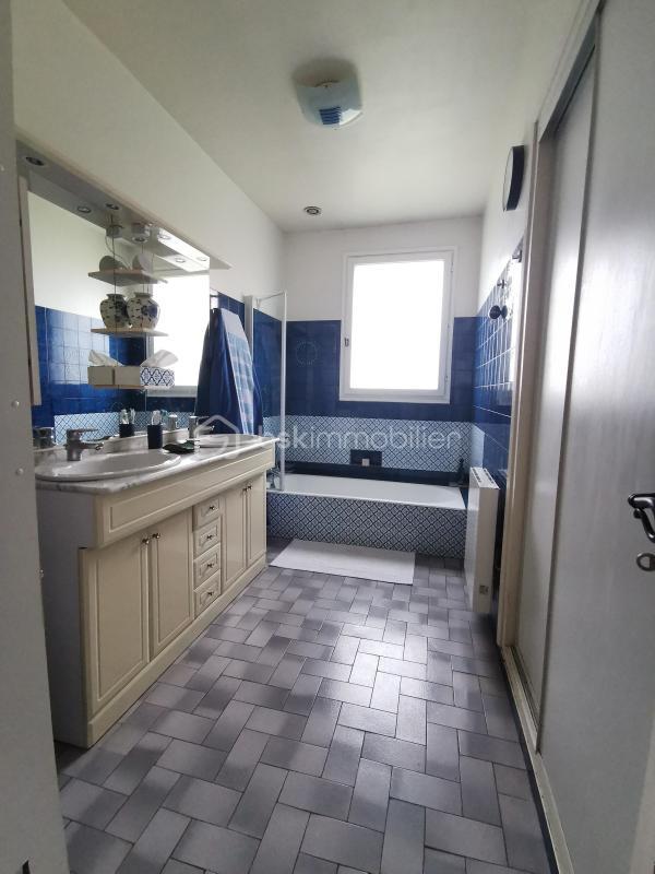 Maison - 205 m² - 6 pièces