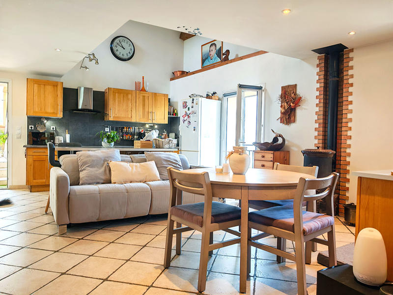 Maison - 180 m² - 9 pièces