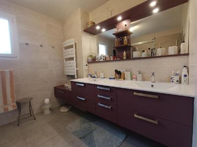 Maison - 210 m² - 7 pièces