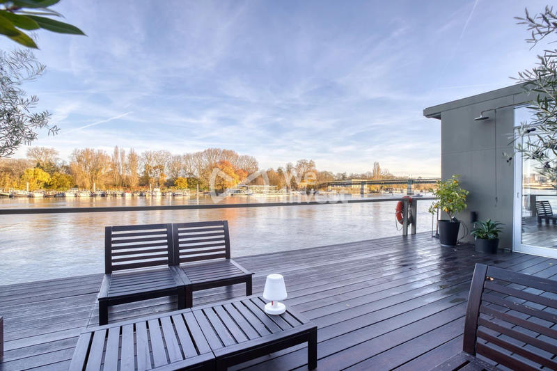 Maison - 260 m² - 8 pièces