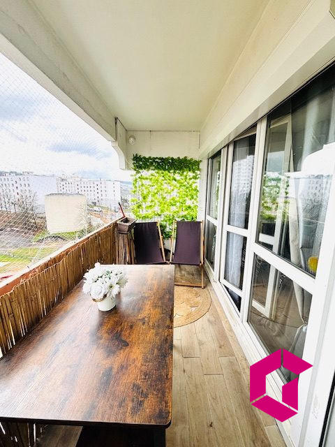 Appartement - 75 m² - 4 pièces