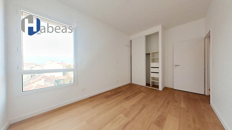 Appartement - 90 m² - 4 pièces