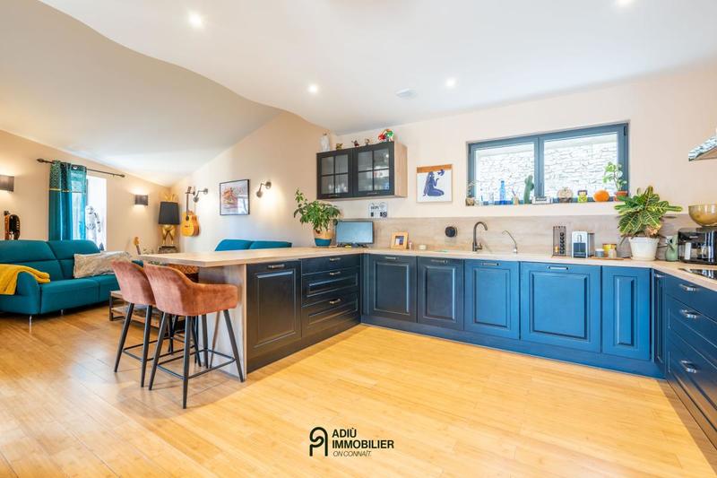 Maison - 316 m² - 6 pièces