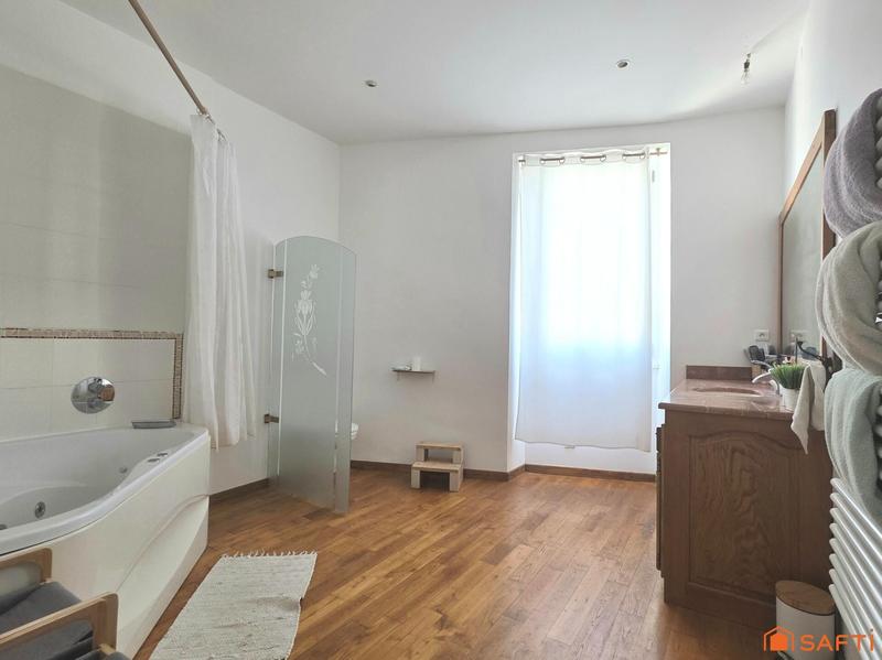 Maison de village - 210 m² - 7 pièces