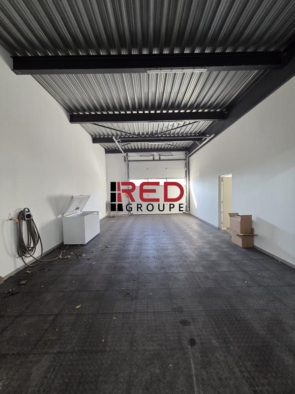 Entrepôt - 395 m²