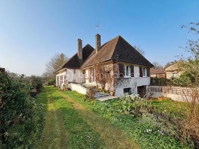 Maison de bourg - 184 m² - 8 pièces