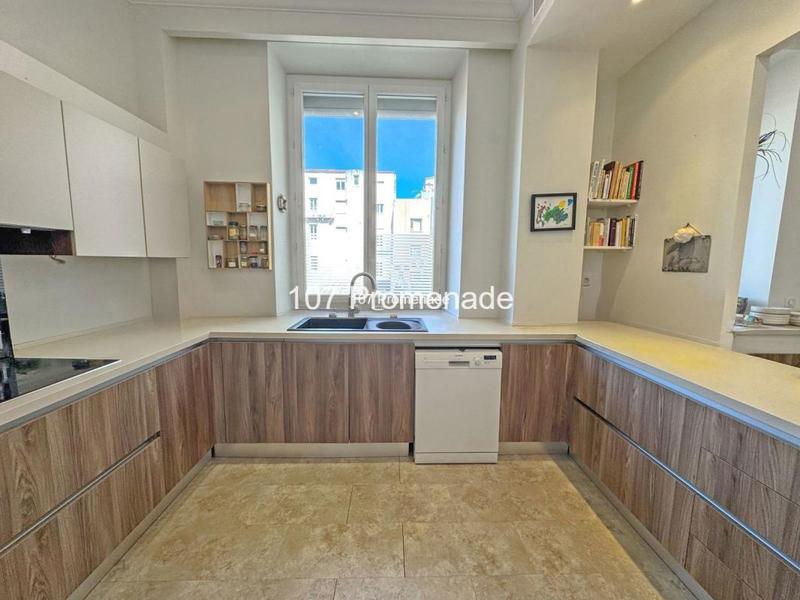 Appartement - 149 m² - 6 pièces