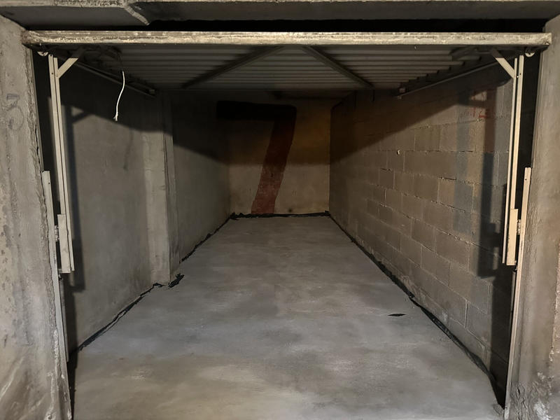 Parking / Garage - 14 m²