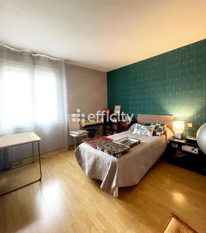 Pavillon - 180 m² - 8 pièces