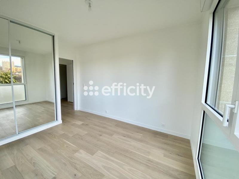 Appartement - 98 m² - 6 pièces