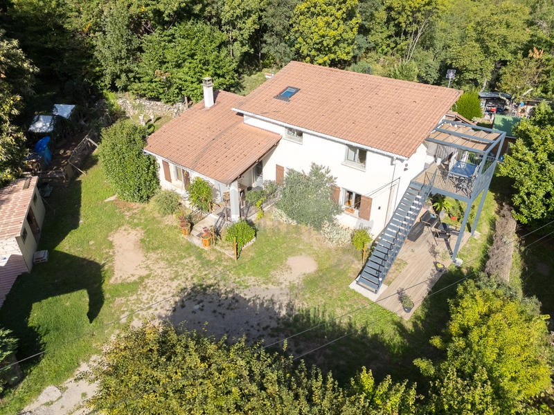 Propriété - 155 m² - 7 pièces