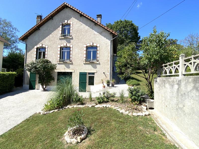 Maison - 206 m² - 9 pièces
