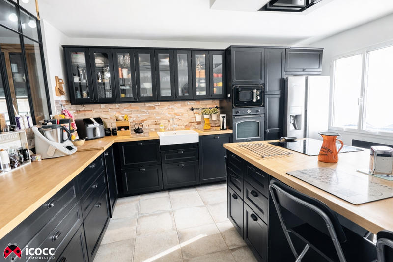 Maison - 174 m² - 10 pièces