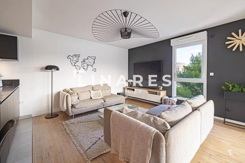 Appartement - 80 m² - 4 pièces