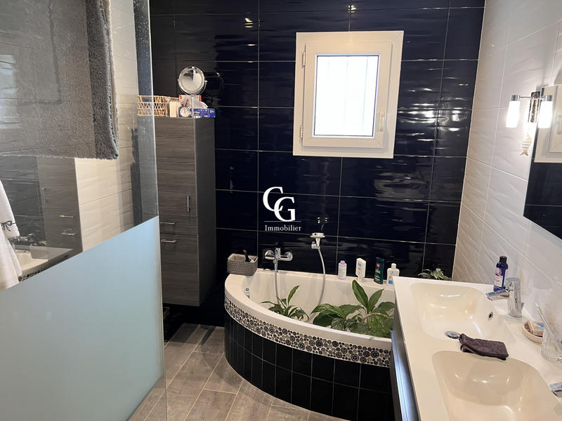 Maison - 120 m² - 5 pièces