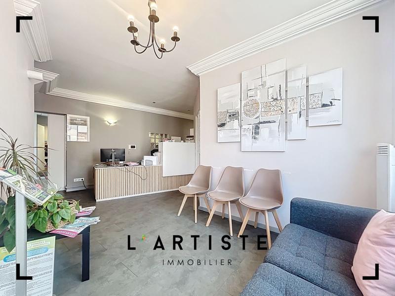 Bureau - 141 m² - 7 pièces