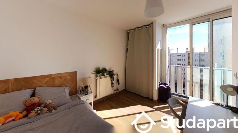 Chambre - 79 m² - 1 pièce