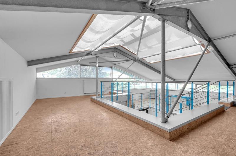 Maison - 233 m² - 9 pièces