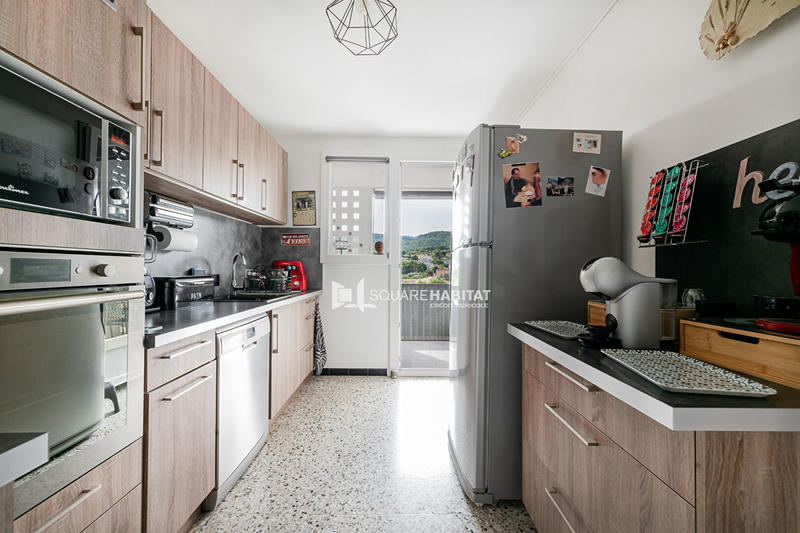 Appartement - 80 m² - 4 pièces