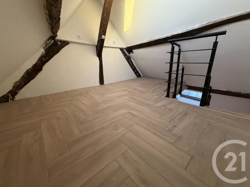 Studio - 14 m² - 1 pièce