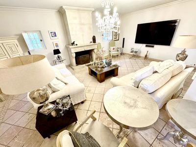 Villa - 280 m² - 5 pièces