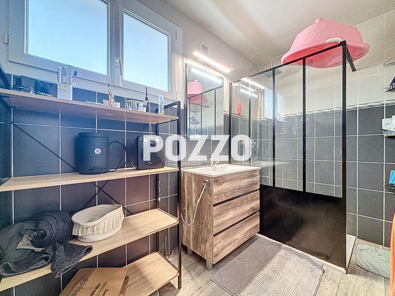 Maison - 93 m² - 5 pièces