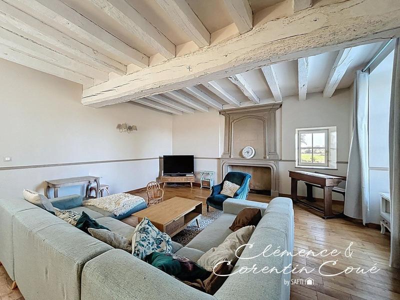 Maison - 260 m² - 11 pièces