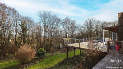 Maison - 202 m² - 7 pièces