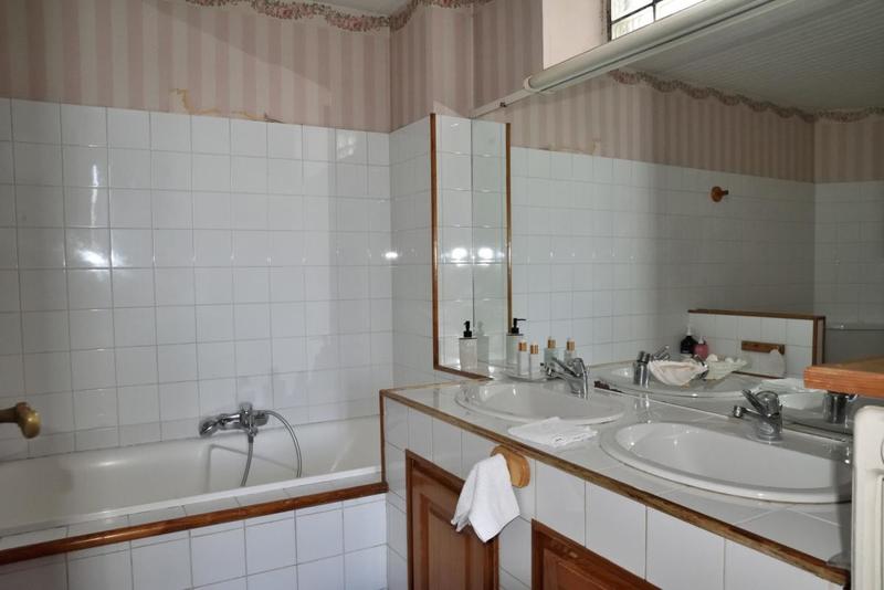 Maison bourgeoise - 250 m² - 6 pièces