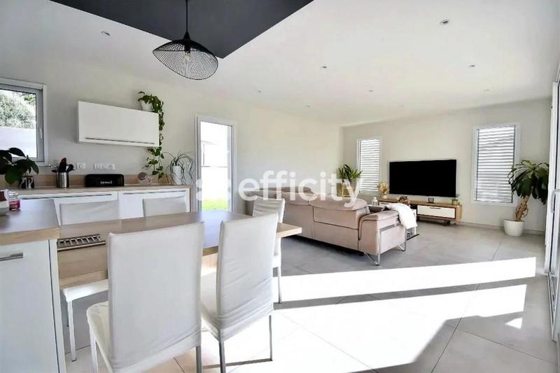 Villa - 185 m² - 8 pièces