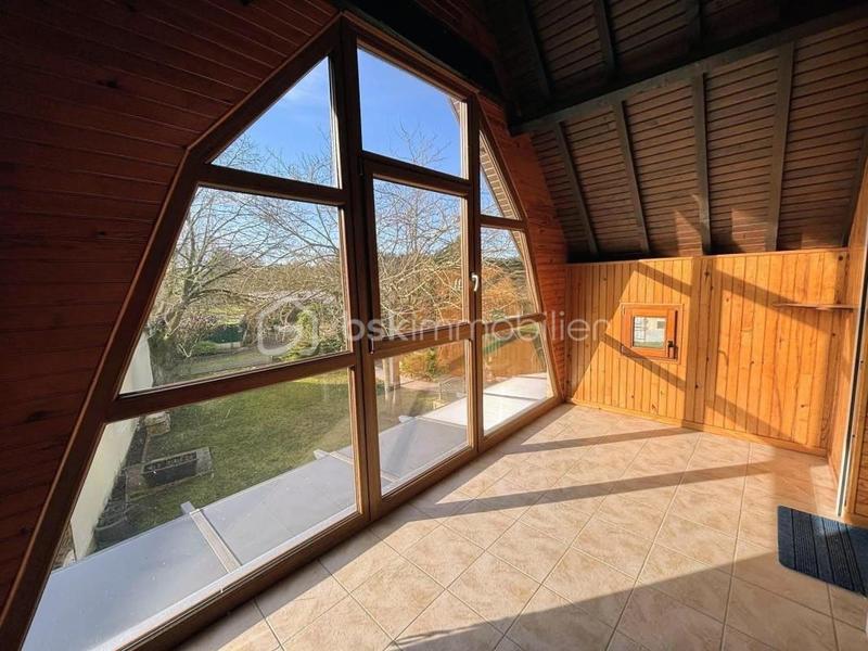 Maison traditionnelle - 165 m² - 6 pièces