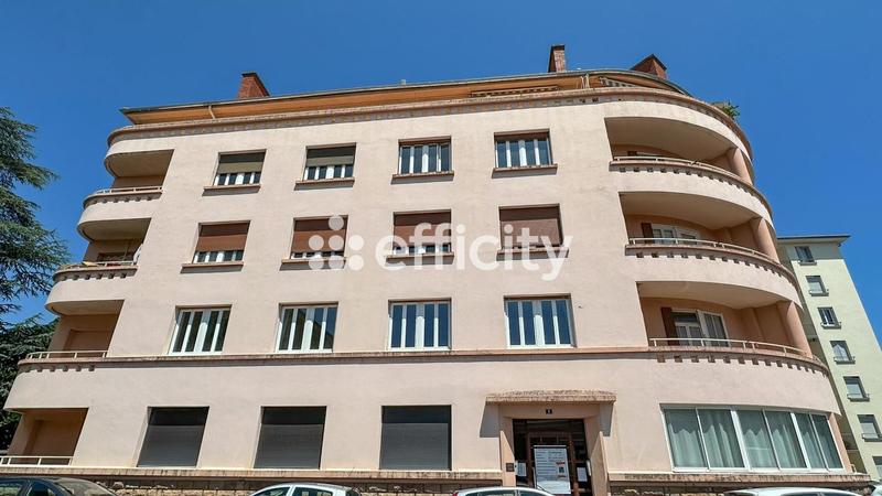 Appartement - 169 m² - 8 pièces