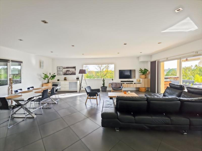 Maison - 195 m² - 7 pièces