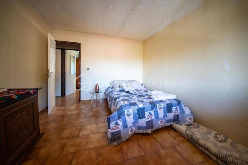 Villa - 153 m² - 9 pièces