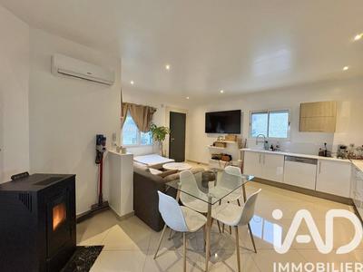 Maison - 280 m² - 10 pièces