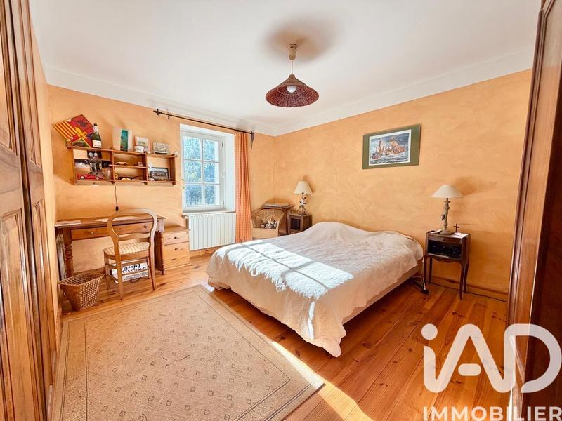 Maison - 290 m² - 9 pièces